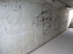落書きされた壁1