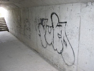 落書きされた壁2