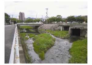 徳力新町一丁目（新川久保橋付近）の写真