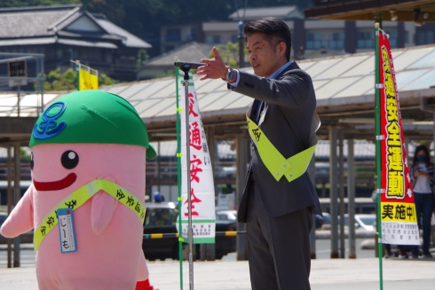 JR門司港駅前での啓発活動の写真