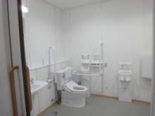 折尾駅多目的トイレの画像