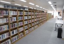 折尾分館書架