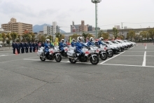 交通安全出発式車両の画像