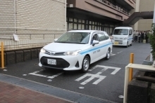 被災地へ向かう第1班調査車両の写真