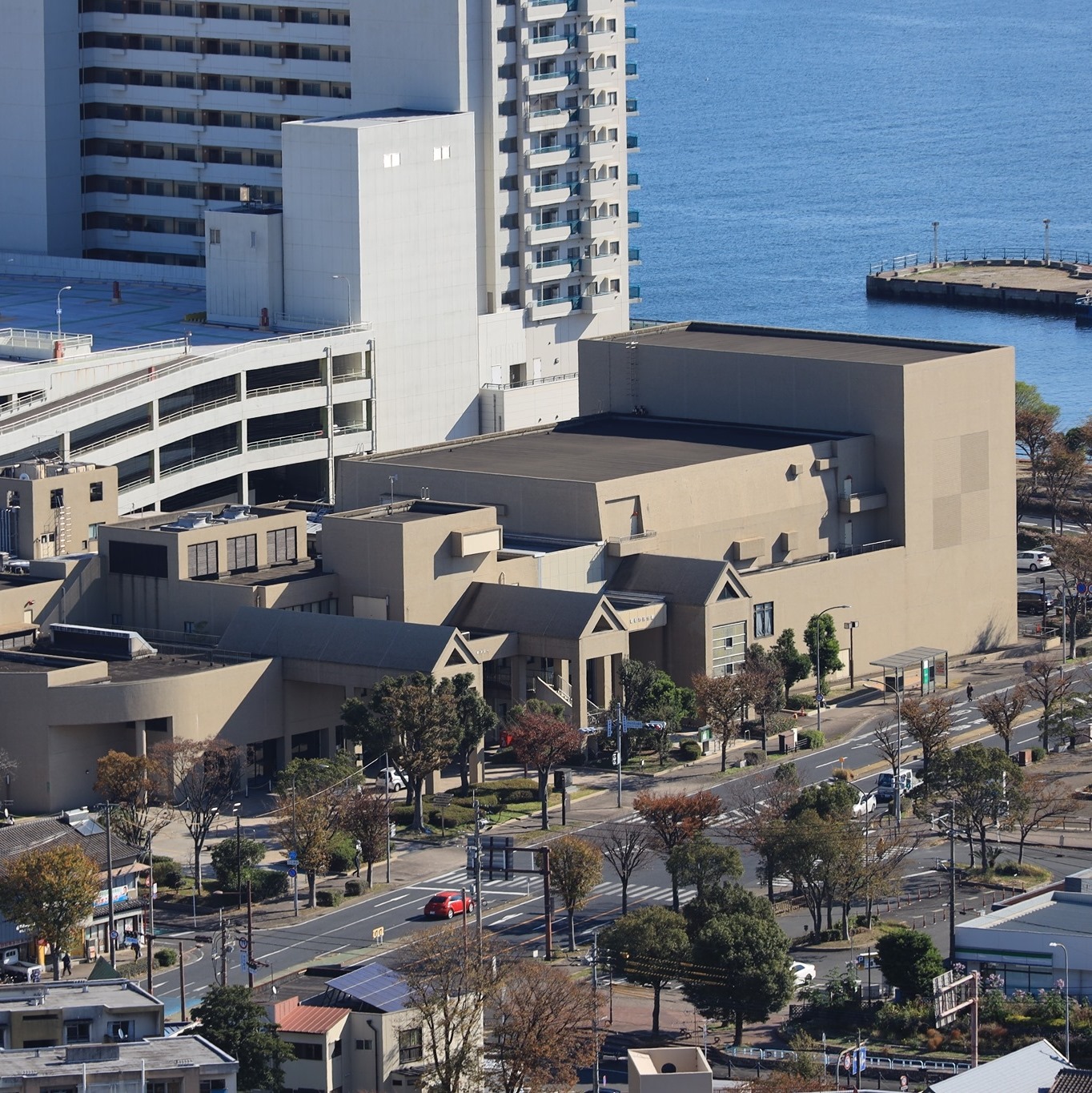 若松市民会館 