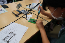 防災ラジオ作成の様子