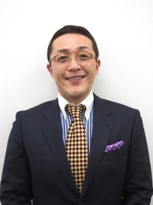 写真【講師　スマイリーキクチさん】