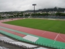 【令和5年度の活用状況】芝生の張替え・目砂散布(黒崎播磨陸上競技場 ㏌ HONJO)