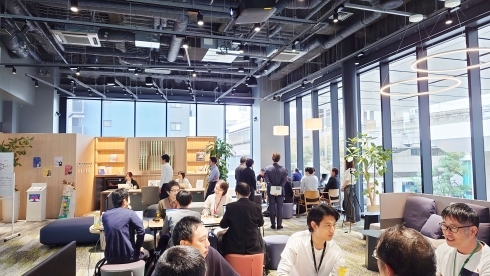 北九州市職員とIT企業の技術者による北九州市生成AIハッカソン 会場の様子