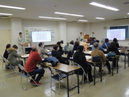 【見学の様子】穴生浄水場