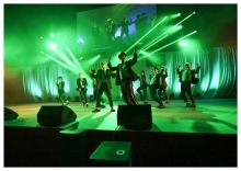 THE JET BOY BANGERZ によるパフォーマンスの様子1