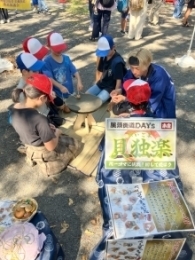 貝独楽遊びの写真