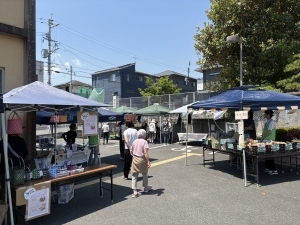 にちよう市場の様子（長尾市民センター）