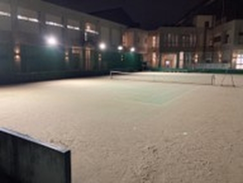 庭球場ナイター