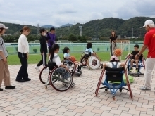 車いすバスケ体験の様子