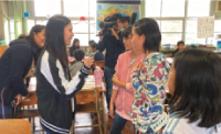 花房小学校（若松区）の児童と交流写真