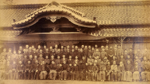 毛利元敏・旧長府藩士集合写真(下関市立歴史博物館蔵)写真