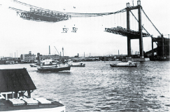 建設中の若戸大橋（撮影時期不明）の写真