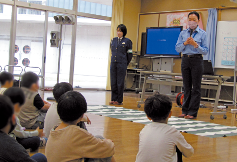 新入学児童の交通安全・防犯教室写真