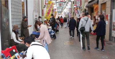 京町とほほん市（古本フリーマーケット）の出店者の写真