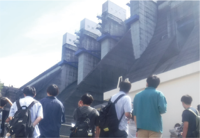 見学バスツアーの様子