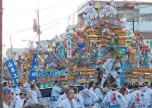 洞南肆地区山笠競演会の様子