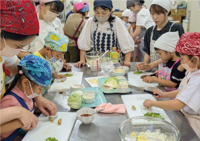 親子でもぐもぐクッキングの写真