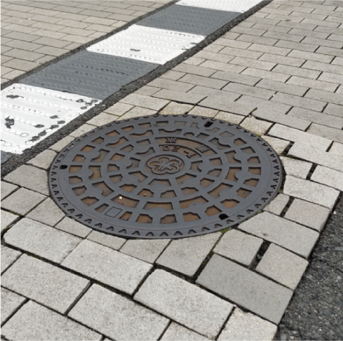 マンホール蓋の損傷もスマートフォンで通報！の画像