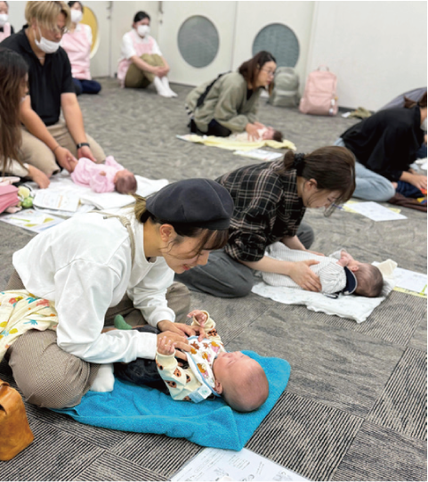 ベビーマッサージ教室の様子