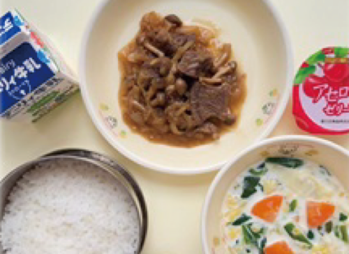 給食の写真