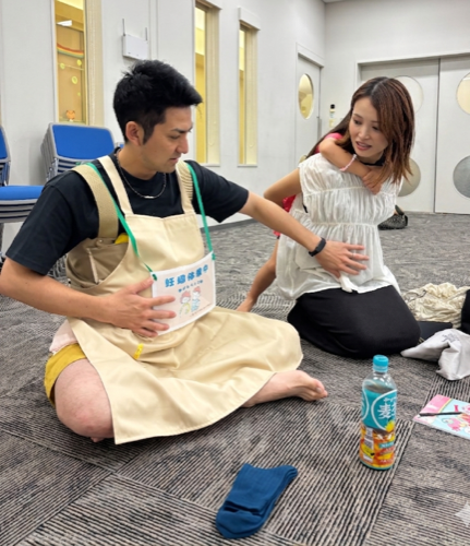 妊婦体験の様子