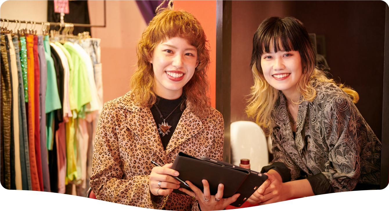 アパレルショップオーナー魅女 さん （左）スイミさん（右）カレンさん