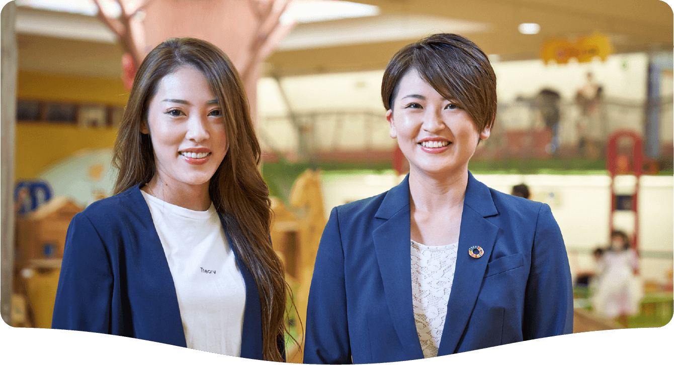 子育て支援団体運営kids cham さん　（左）髙木 美奈さん　（右）佐々木 遥香さん