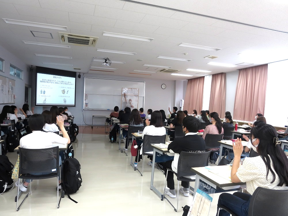 北九州看護大学校の受講風景①